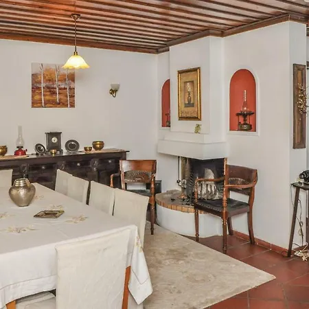 Holiday home Stunning In With Kitchen *